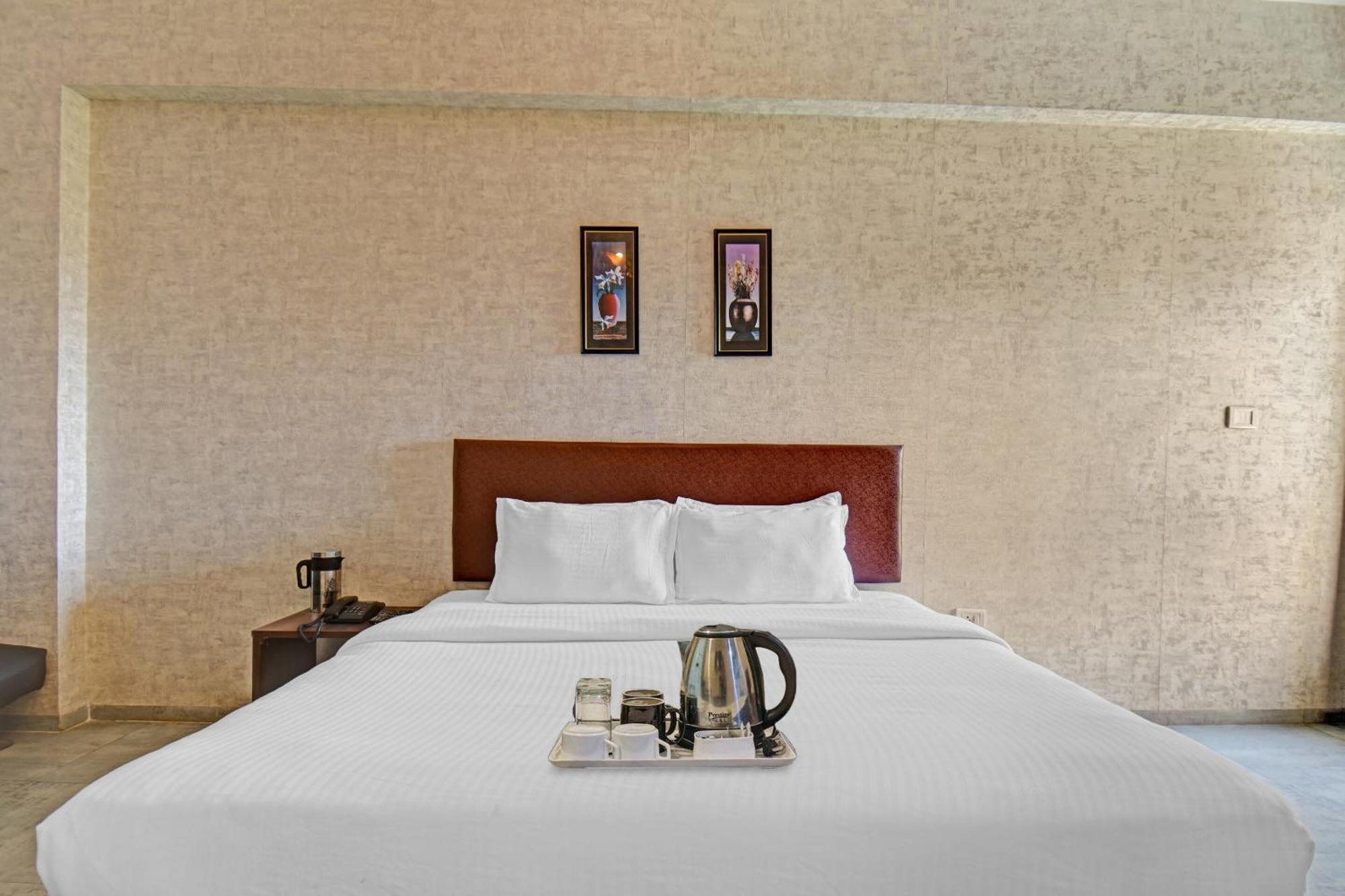 Townhouse Classio Suites Shirdi Εξωτερικό φωτογραφία