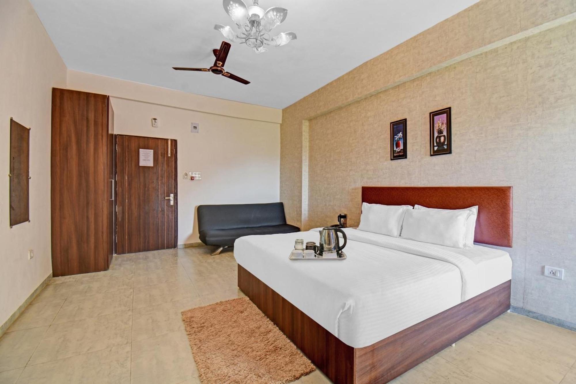 Townhouse Classio Suites Shirdi Εξωτερικό φωτογραφία