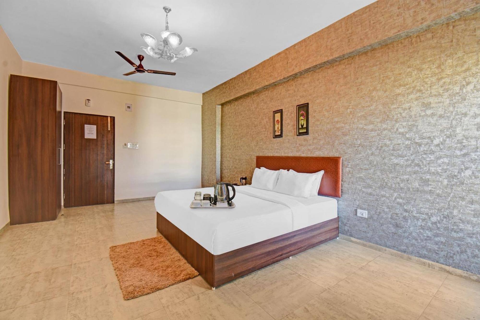 Townhouse Classio Suites Shirdi Εξωτερικό φωτογραφία