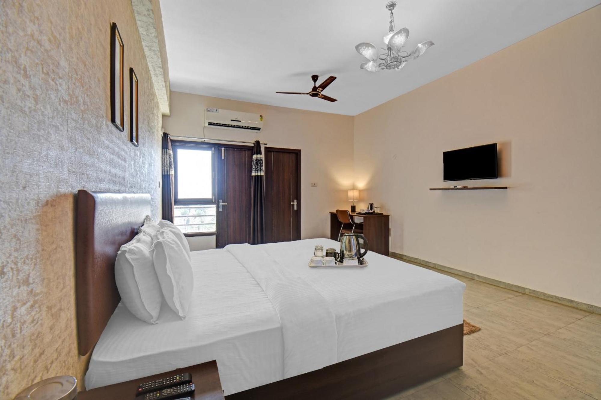 Townhouse Classio Suites Shirdi Εξωτερικό φωτογραφία