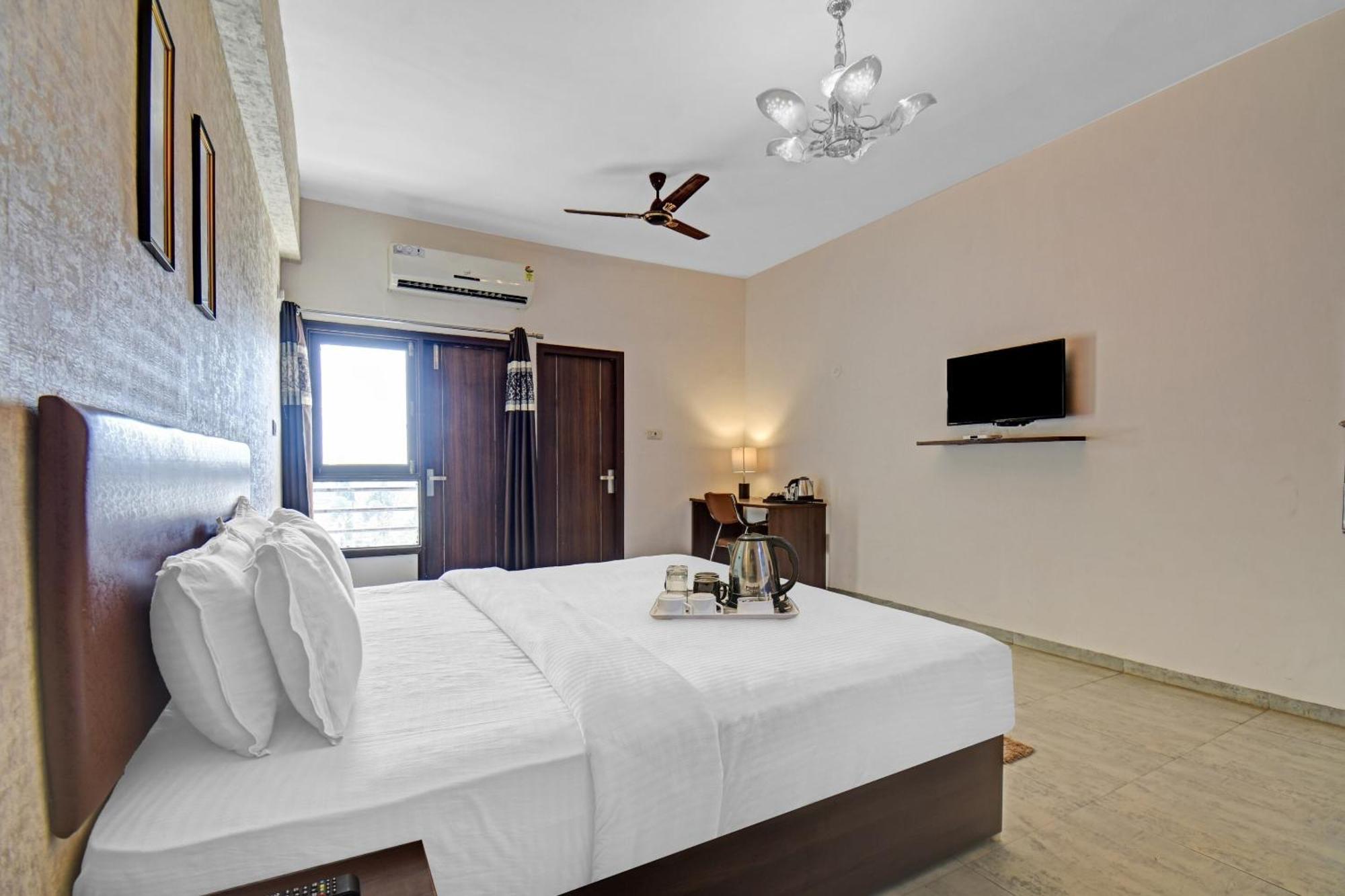 Townhouse Classio Suites Shirdi Εξωτερικό φωτογραφία