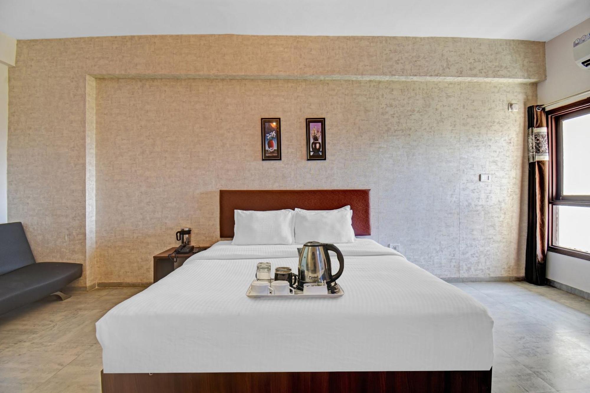 Townhouse Classio Suites Shirdi Εξωτερικό φωτογραφία