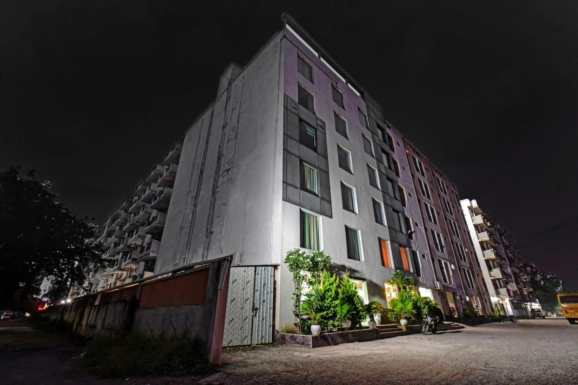 Townhouse Classio Suites Shirdi Εξωτερικό φωτογραφία